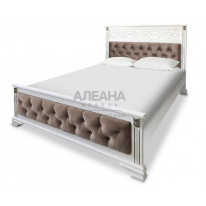 Кровать из массива с мягким изголовьем Шарлотта
